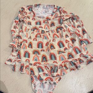 GUC play condition POSH PEANUT Kids Long Sleeve rainbow romper 18-24 mth cute🩷